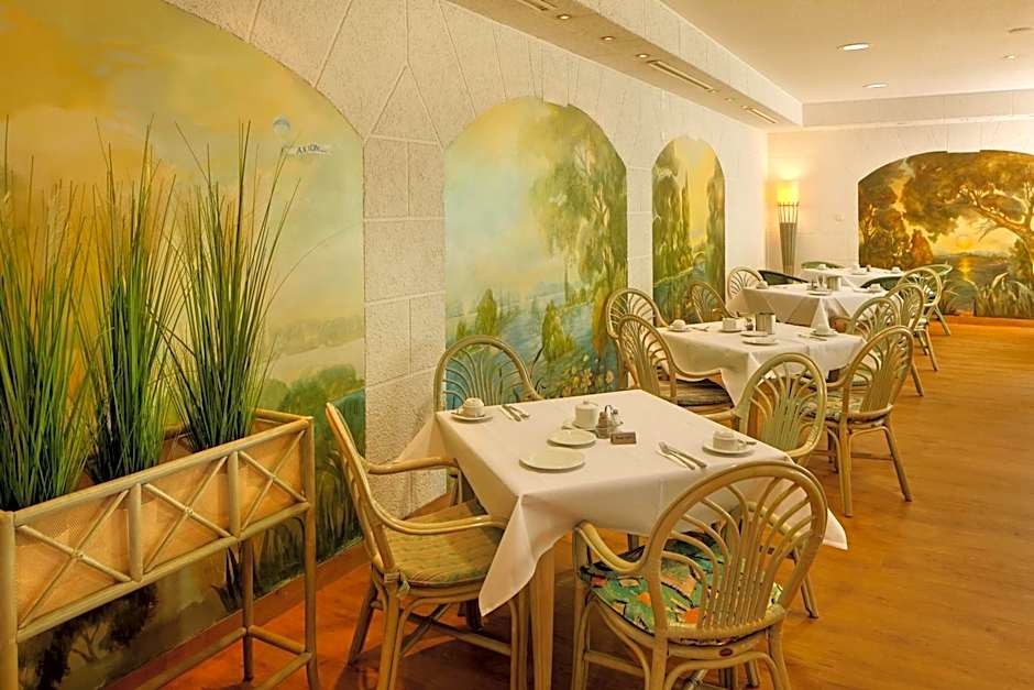 TRIP INN Axxon Hotel