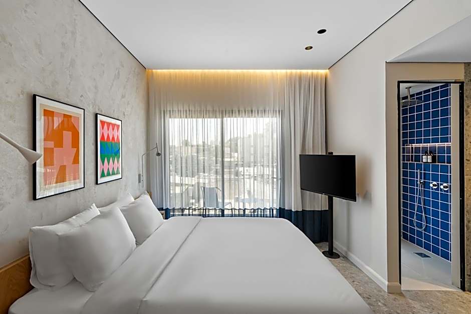 Hotel 48