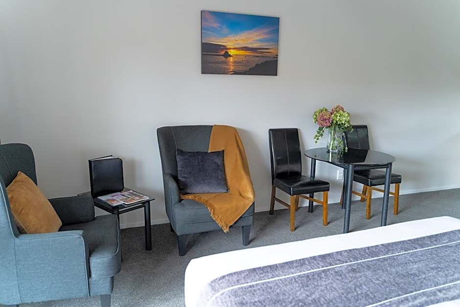 Pacific Coast Motor Lodge