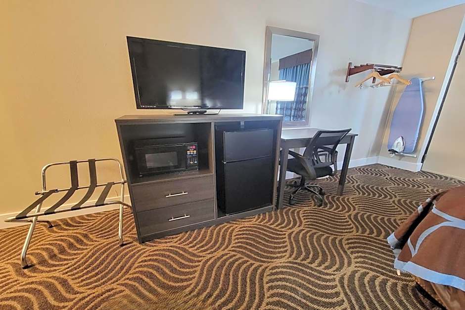 Super 8 by Wyndham Marion NC