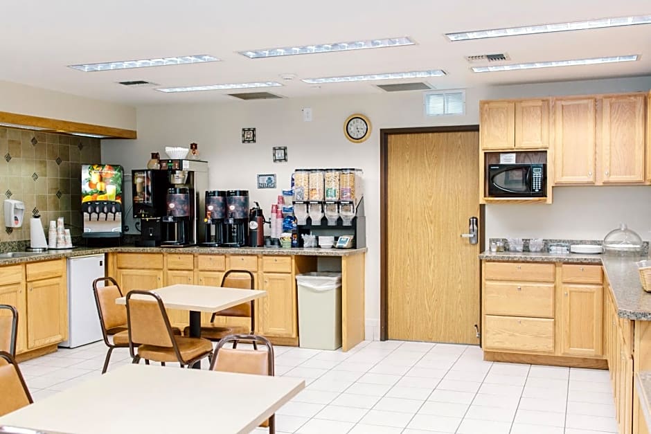 Lavissh inn and Suites