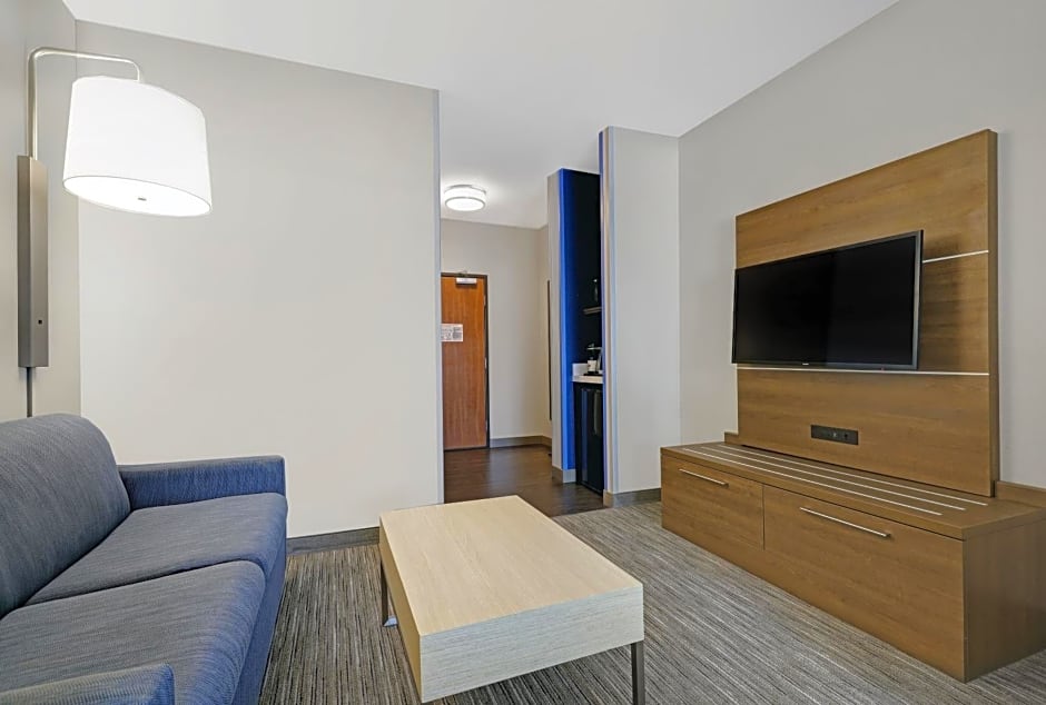 Holiday Inn Express & Suites Newport By IHG