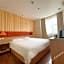 Home Inn (Guangzhou Tianpingjia Metro Station)