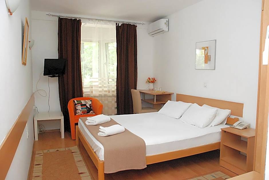 Hotel 7