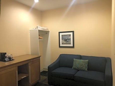 2 Queen Beds Nonsmoking