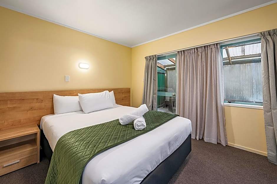 Fenton Court Motel