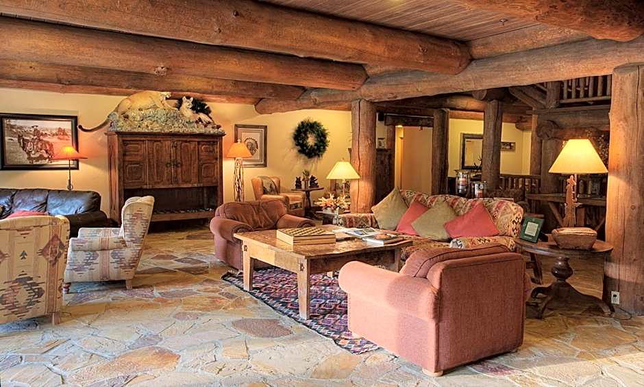 Daniels Summit Lodge