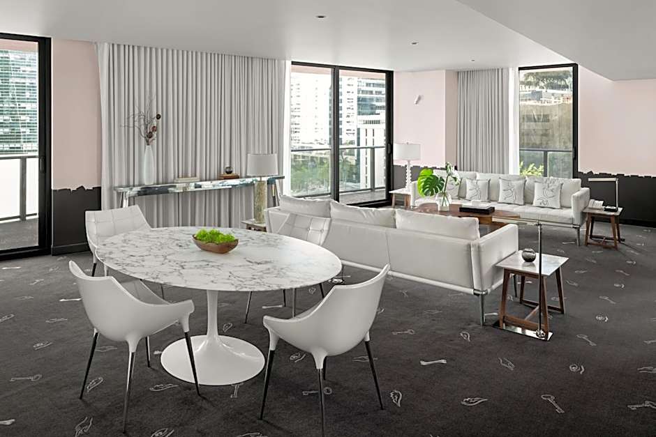 Dua Miami, Autograph Collection