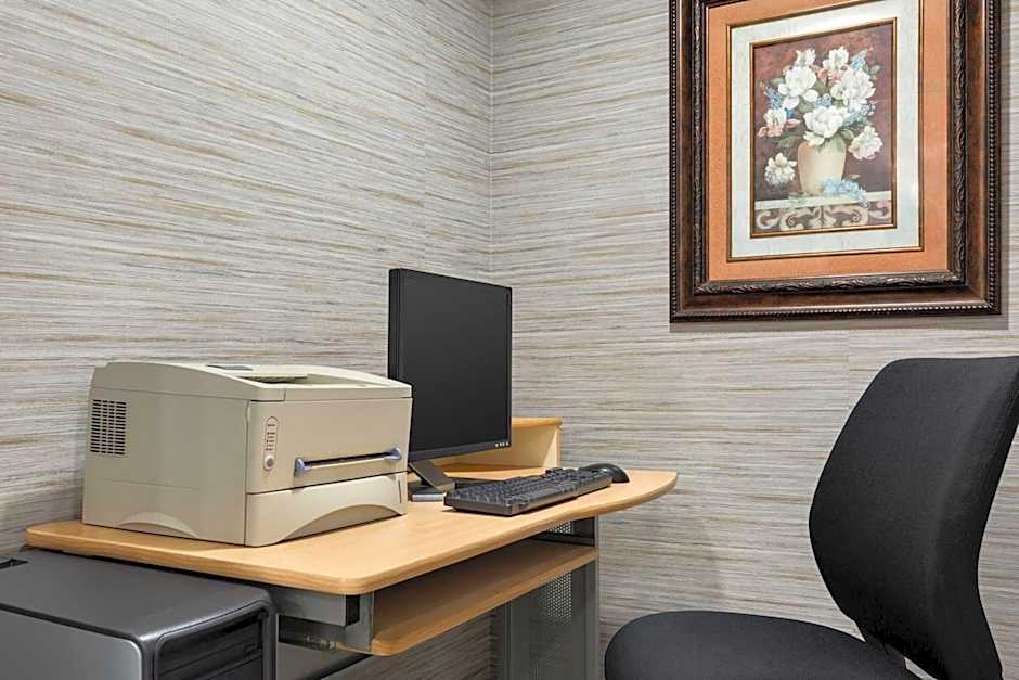 Days Inn & Suites by Wyndham Prattville-Montgomery