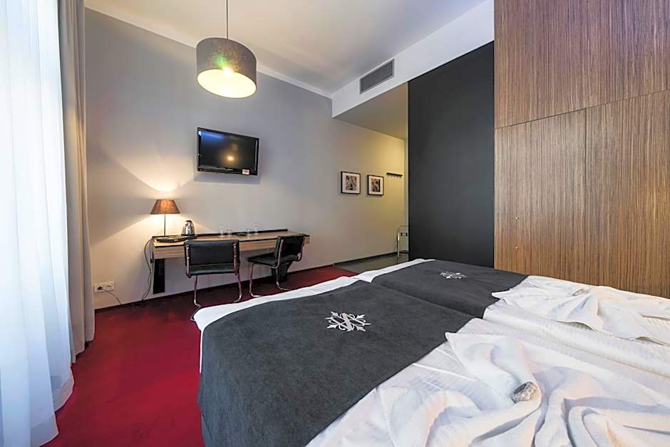 Hotel Noir