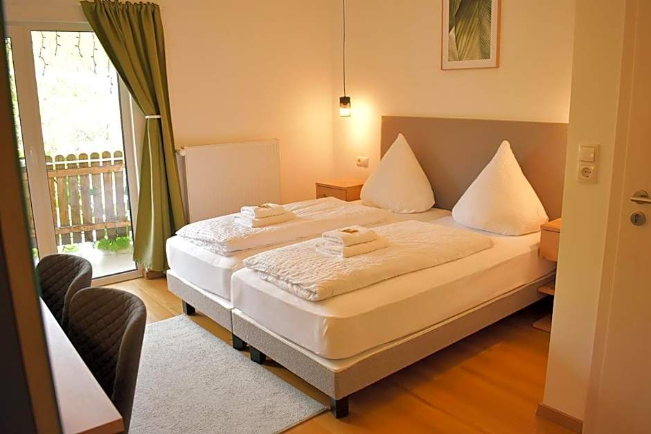 Hike Inn Hotels by Emmerich