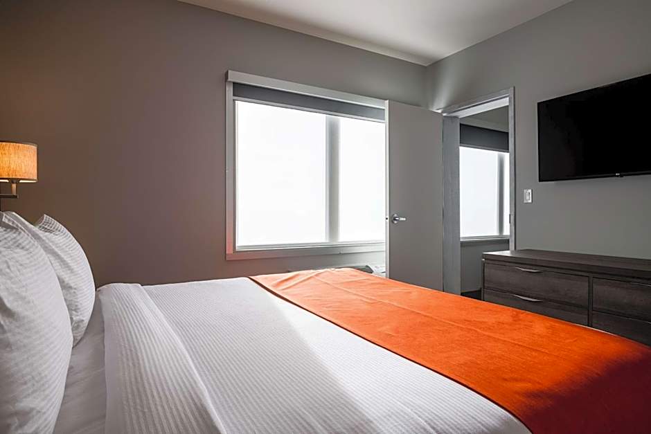 Amsterdam Inn & Suites, an Ascend Collection Hotel