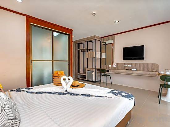 Outdoor Inn Kata Hotel
