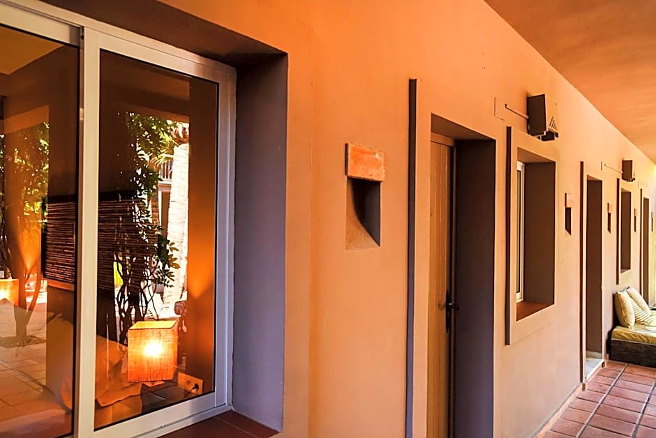 Chillout Hotel Tres Mares