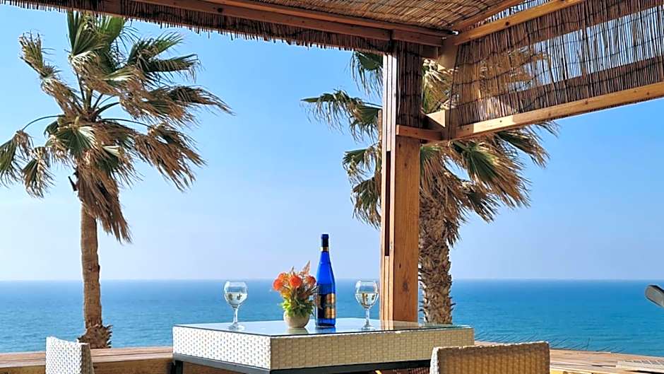 שירת הים -עם מרפסת עץ ובריכת זרמים פרטית חוף צאנז לציבור החרדי