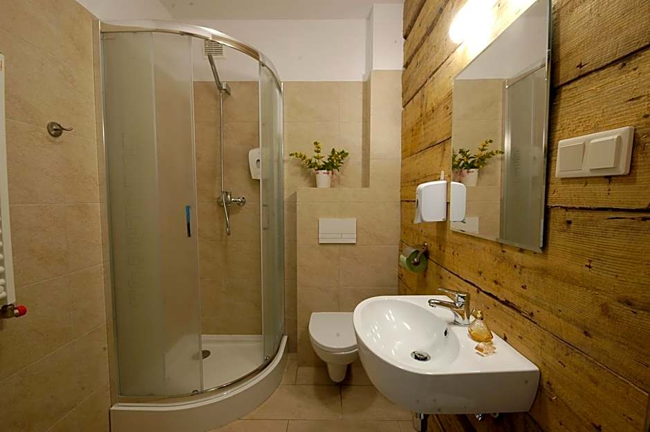 Dom na Skale - Apartamenty w Bieszczadach nad Soliną