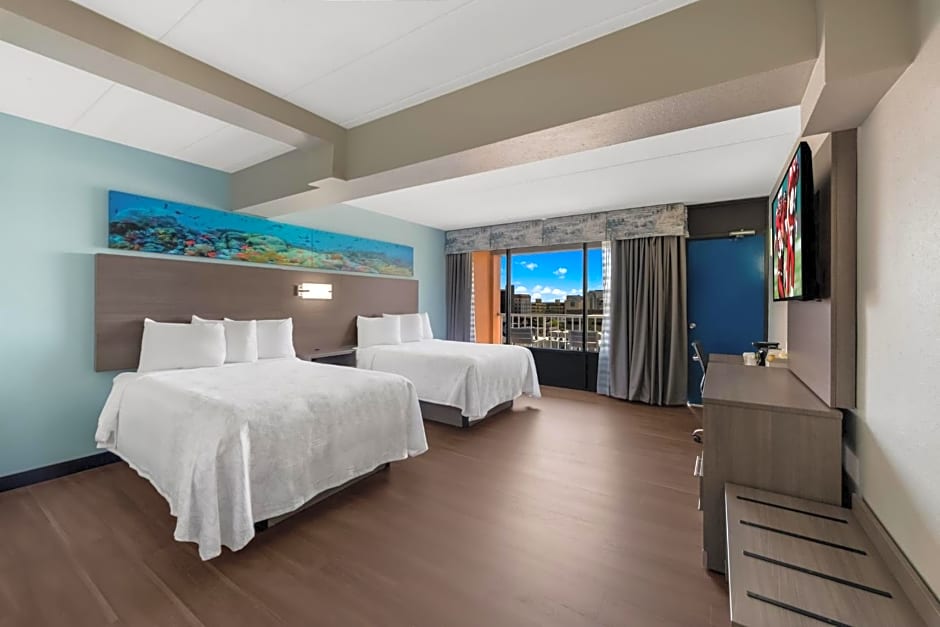 Red Roof PLUS & Suites Virginia Beach - Seaside