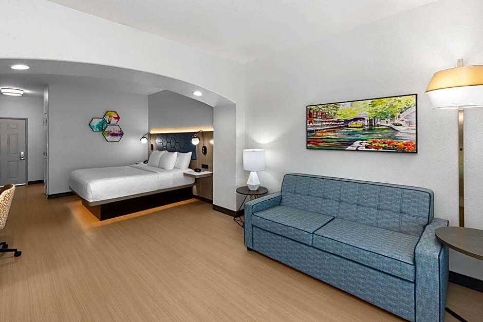 La Quinta Inn & Suites by Wyndham San Antonio Northwest