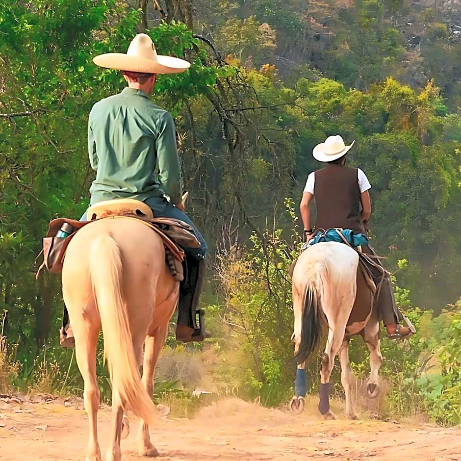 Rancho con Caballos El Reencuentro
