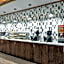 La Quinta Inn & Suites by Wyndham Midwest City - Tinker AFB