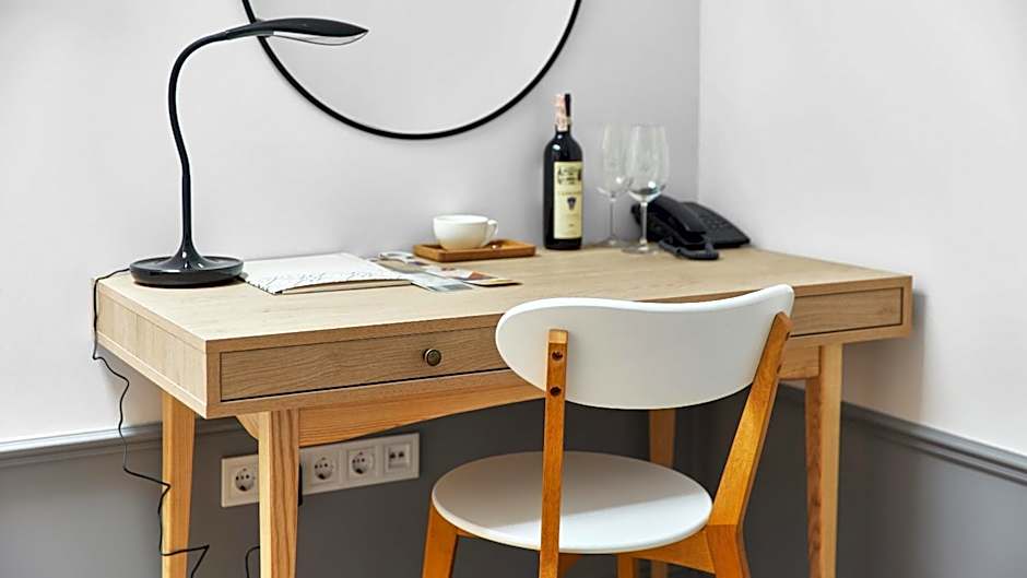 Wine and Pillow Hotel by Frapolli
