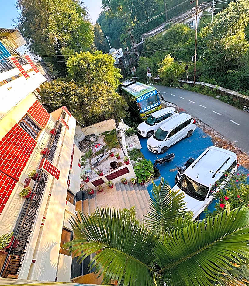 Hotel SSR Palace Mount Abu