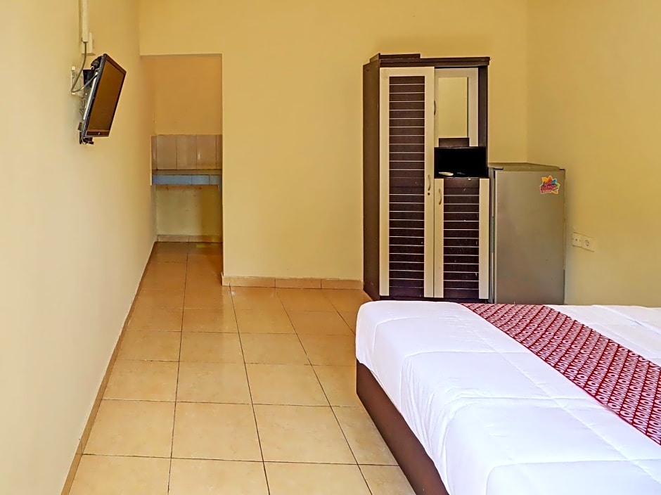 OYO 91628 Glogor Guest House