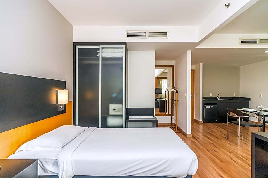 Paraiso Suites by Charlie