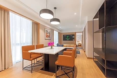 1 King One-Bedroom Suite Living Dining Area