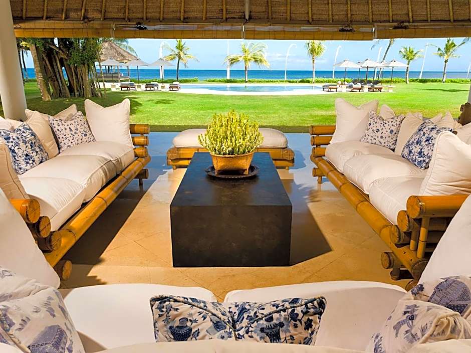 Villa Atas Ombak