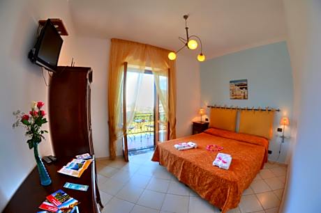 Deluxe Double or Twin Room with Balcony