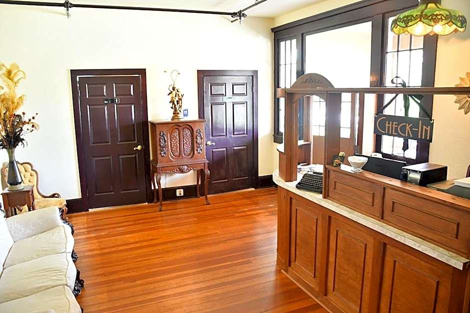 The DeLand Hotel