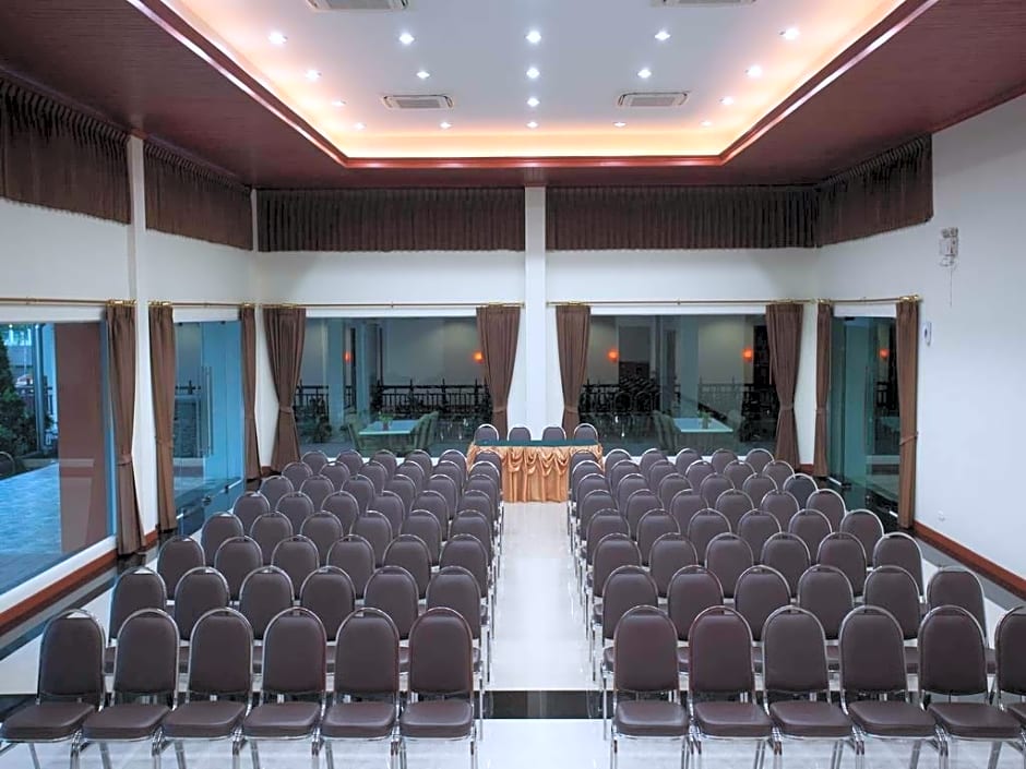 Amnauysuk Hotel
