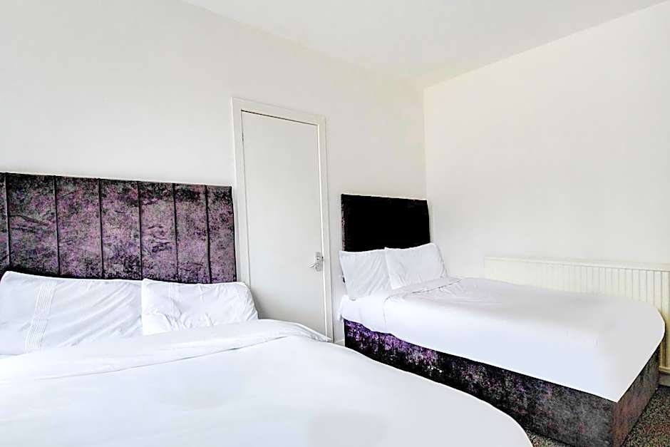 OYO The Longlands Hotel