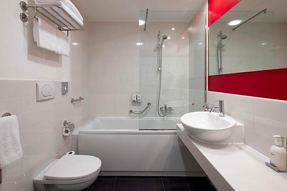Holiday Inn Genoa City By IHG