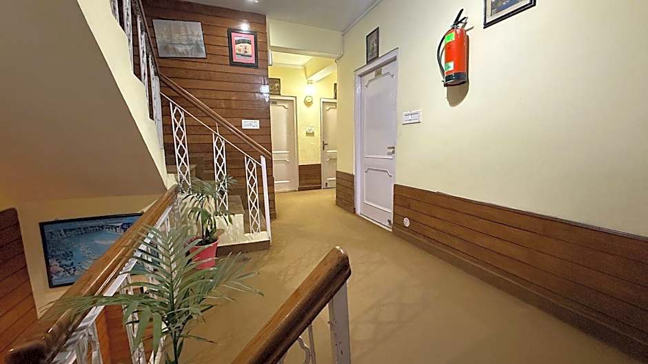 Snow Crest Inn l A Pure Veg Hotel