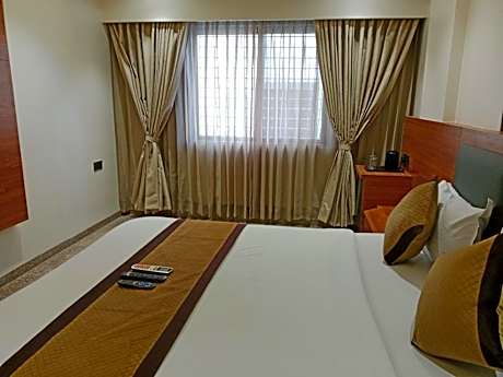 Superior Double Room - 2 mins walk from Sai Baba temple