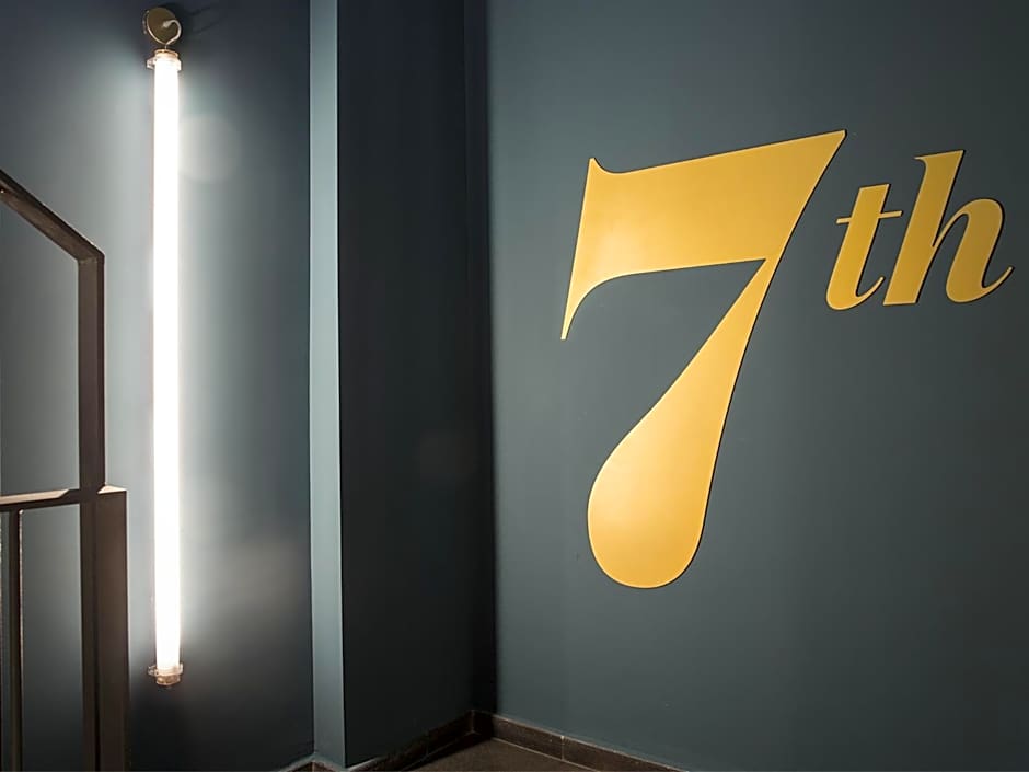 Yurbban Trafalgar Hotel