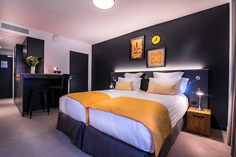 Best Western Plus Suitcase Paris La Defense