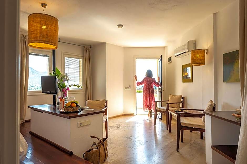 4reasons hotel + bistro | 12+