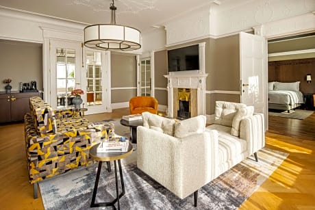 King One Bedroom Suite With View