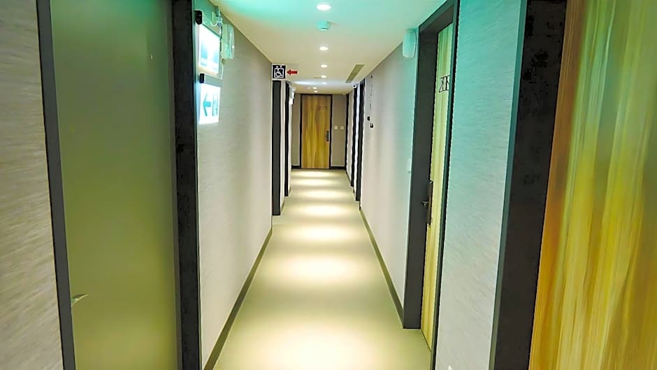 D D Hotel