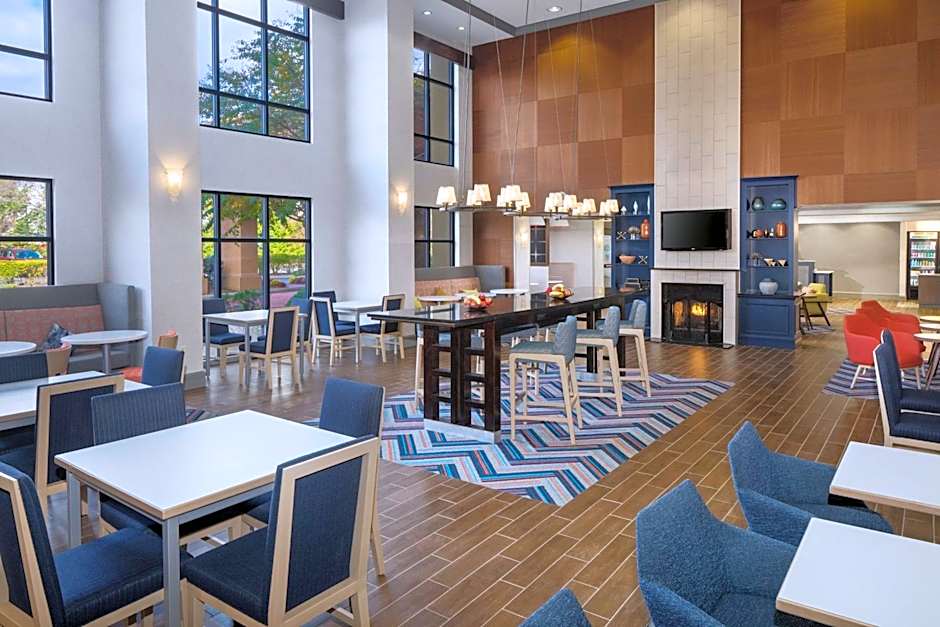 Hampton Inn by Hilton Garden City Long Island