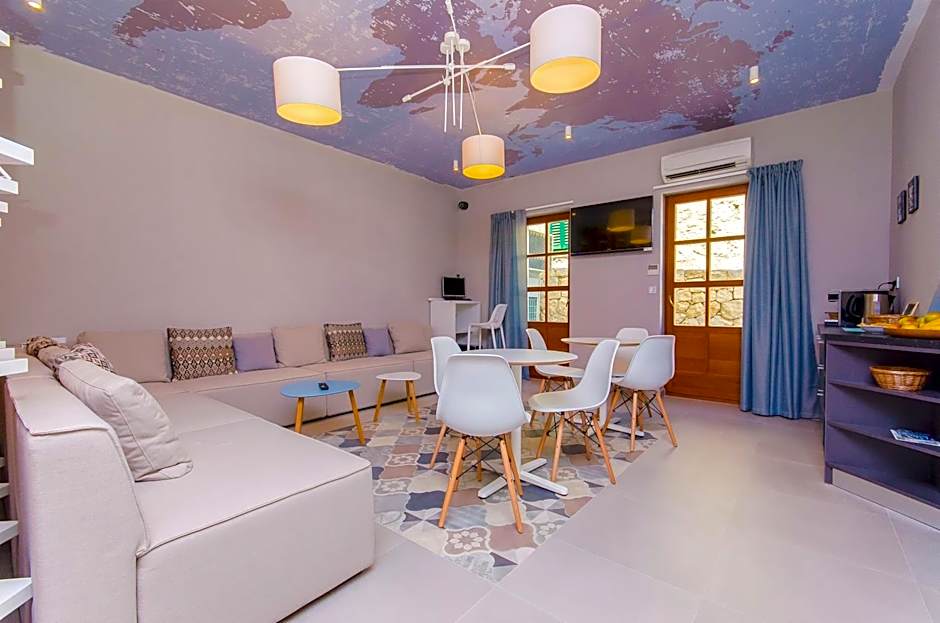 Hostel Dvor