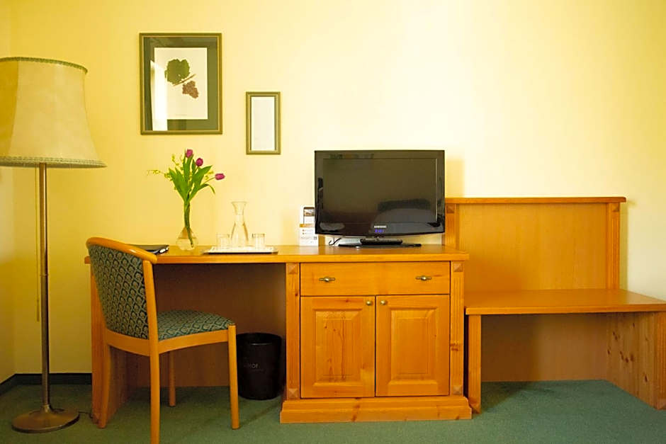 BIRKENHOF GOLS - B & B - Wohlfühl Hotel mit Wochenend-Restaurant