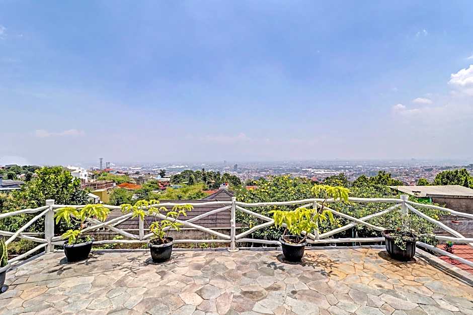 OYO 90617 Rumah Oma Opa