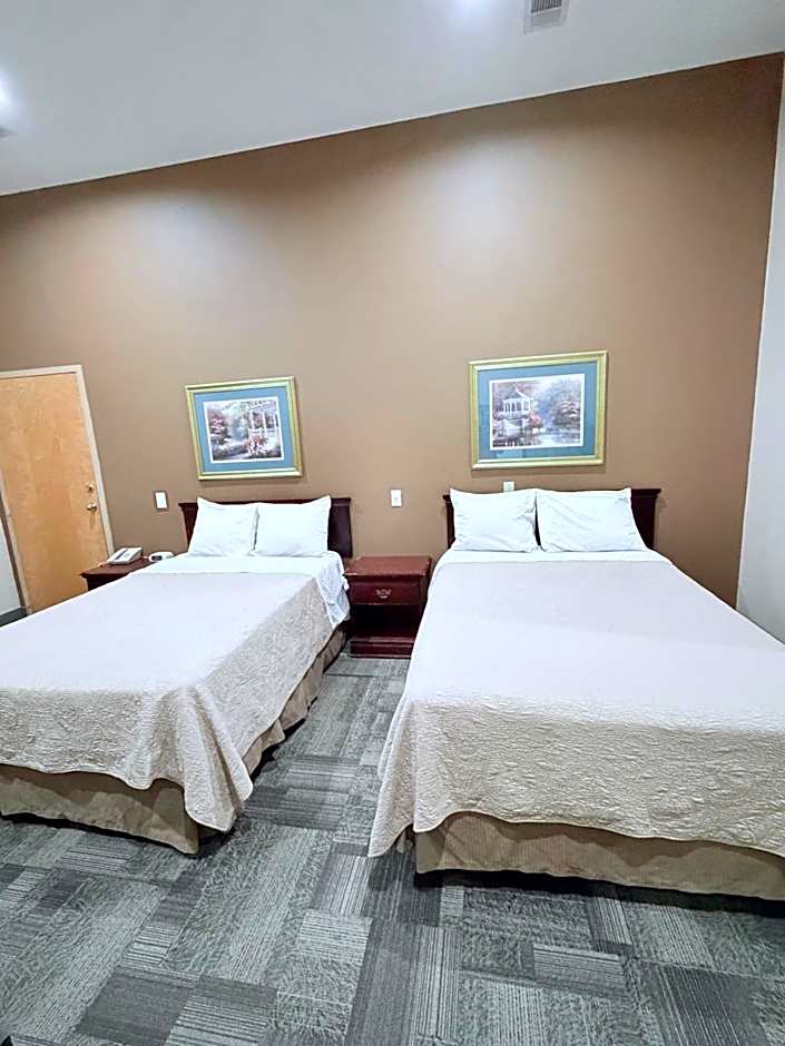 COLLINS INN & SUITES