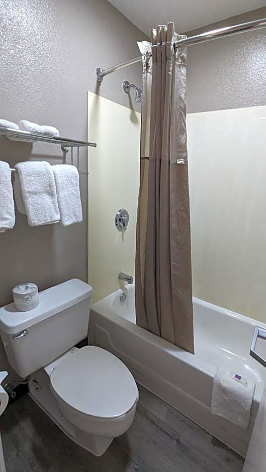 Motel 6-Nashua, NH - South