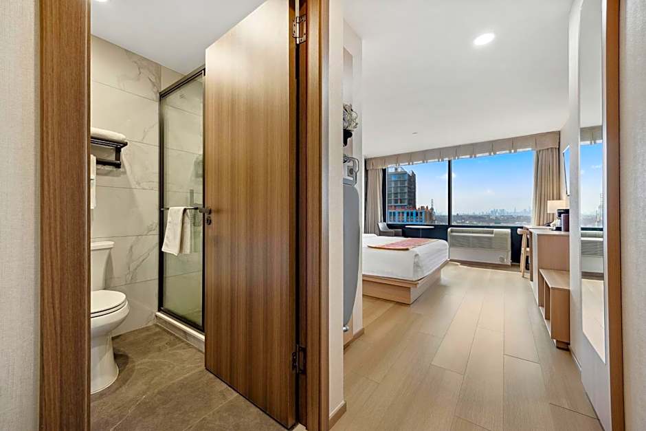 Ramada by Wyndham Flushing Queens