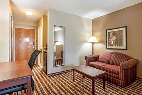 Double Suite with Two Double Beds - Accessible/Non-Smoking